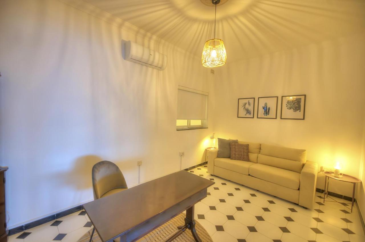 Beautifully Furnished Seafront 4 Bedrooms Goslm-4 Слима Экстерьер фото