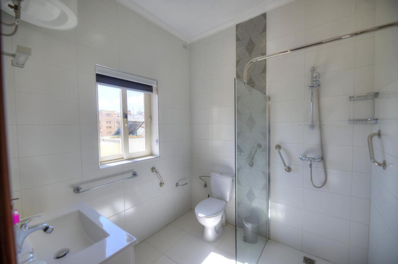 Beautifully Furnished Seafront 4 Bedrooms Goslm-4 Слима Экстерьер фото